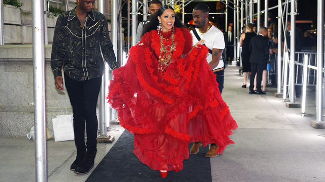 Cardi B se presenta en tribunales por "agresión"