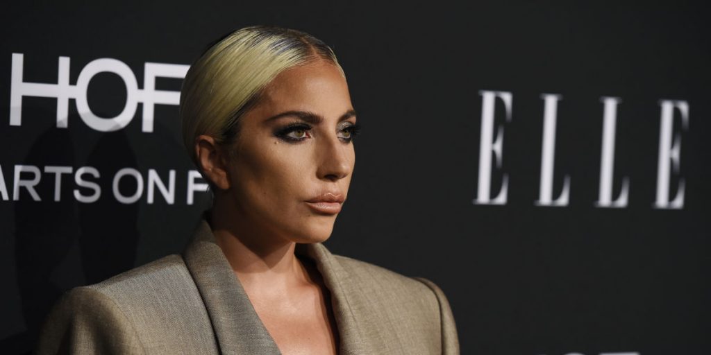 Lady Gaga confiesa haber sido abusada por un hombre importante en la industria