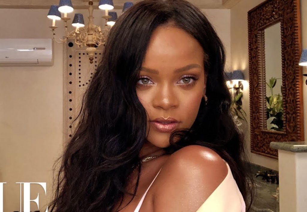 Rihanna publicó su primer tutorial de maquillaje en YouTube
