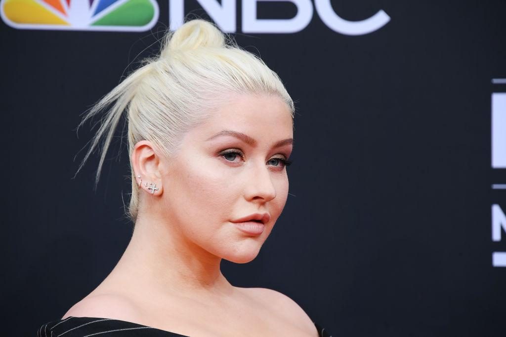 Banda se niega a cantar con Christina Aguilera y le piden que se baje del escenario