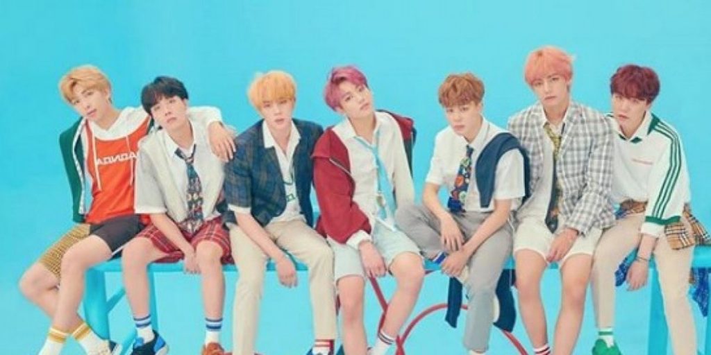 Rusia prohíbe exposición de película de BTS por no ser suficientemente masculinos