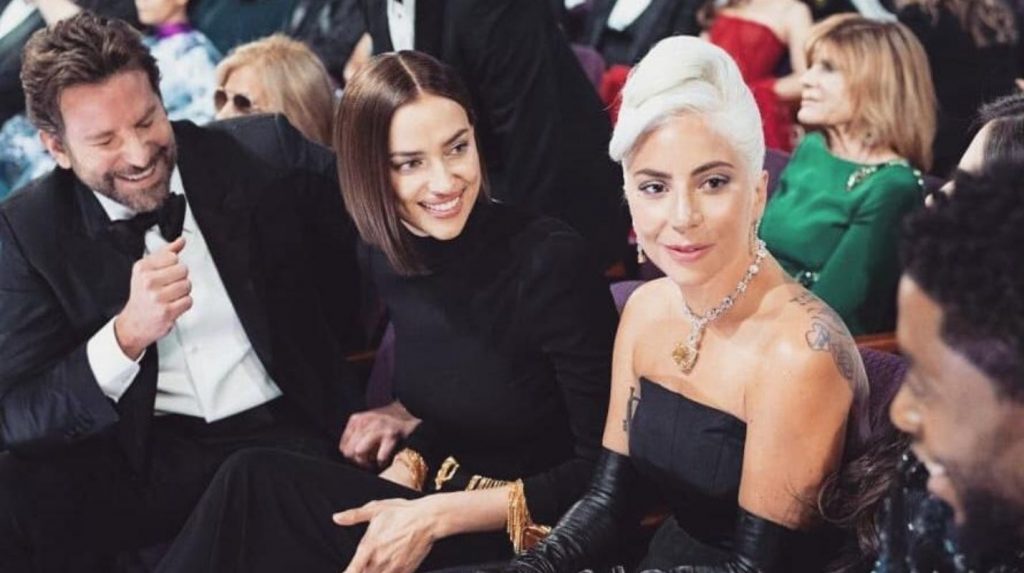 Irina Shayk reacciona a la presentación de Bradley Cooper y Lady Gaga