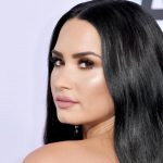 Demi Lovato agradece a sus mejores amigos por estar con ella en 'momentos más oscuros'