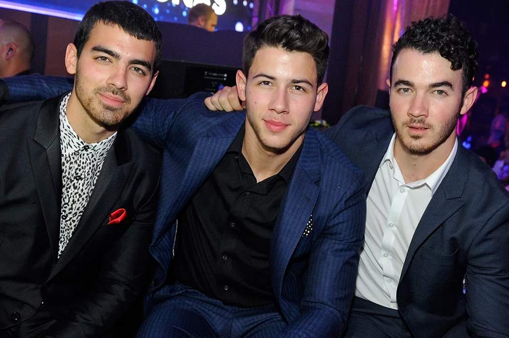Los Jonas Brothers anuncian lanzamiento de su nuevo álbum