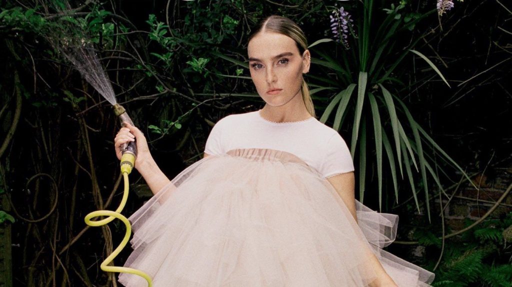 Perrie Edwards deslumbra en la portada de Notion Magazine