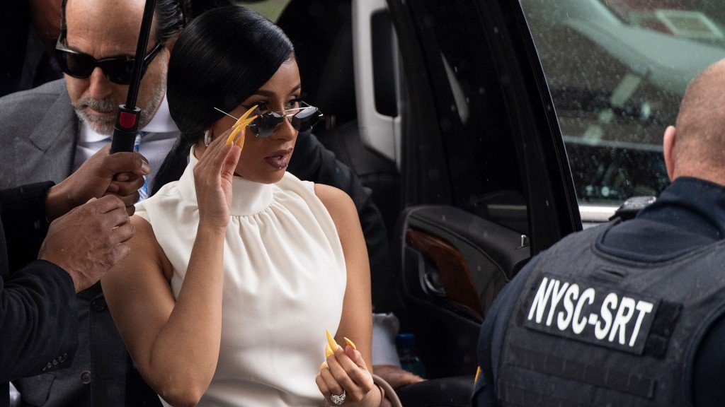 Cardi B es encontrada culpable de 14 cargos delictivos