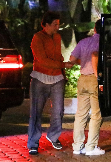 Bradley Cooper disfruta de su vida de soltero acompañado de Gaga y otros amigos