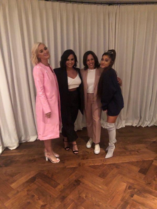 Katy, Ariana, y Demi se reúnen con la nueva candidata a la presidencia de USA Katy, Ariana, y Demi se reúnen con la nueva candidata a la presidencia de USA