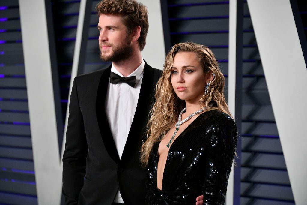Miley Cyrus y Liam Hemsworth comienzan a arremeter el uno contra el otro