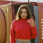 Rosalía sorprende al mundo con una fotografía sin camisa