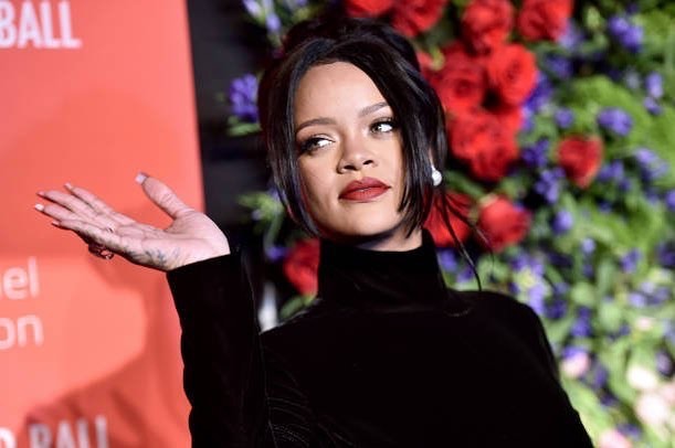 Rihanna enciende las redes sociales luego de declarar que 'dará a luz'