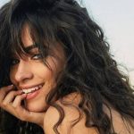 Camila Cabello estrena "Easy" poderosa balada para enamorados