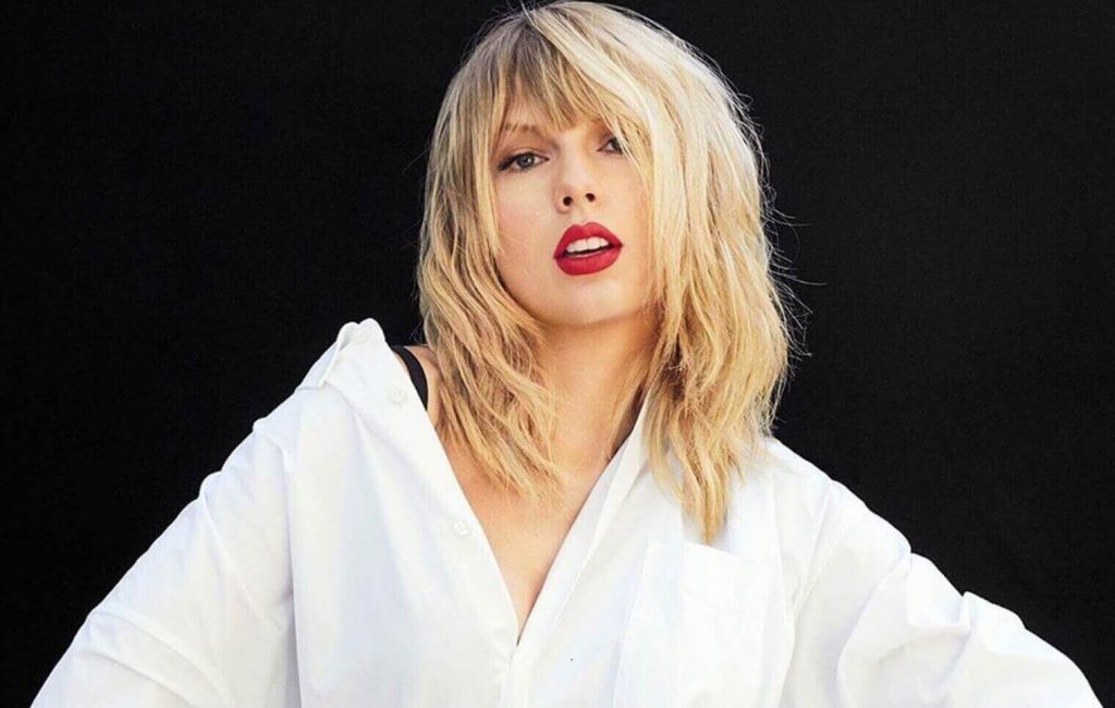 Taylor Swift da el discurso más poderoso de su carrera como artista de la década