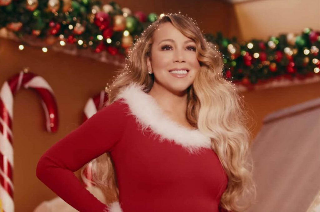 Mariah Carey dice que la navidad es su terapia para superar su difícil infancia