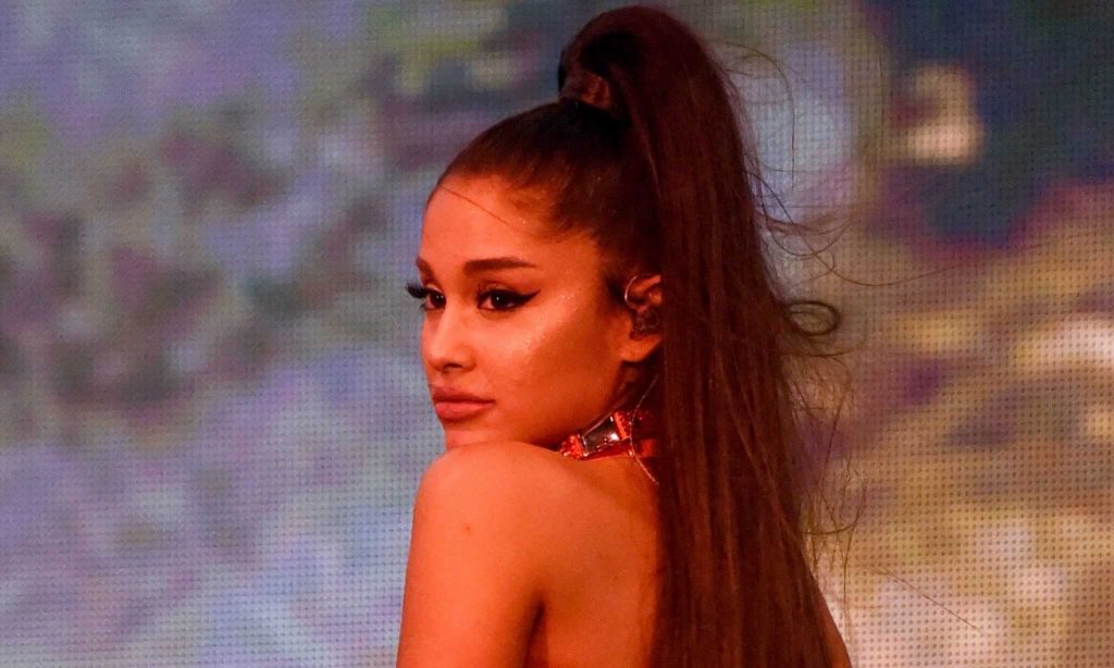 Ariana Grande revela la verdad sobre su perfecta nariz y cirugías estéticas