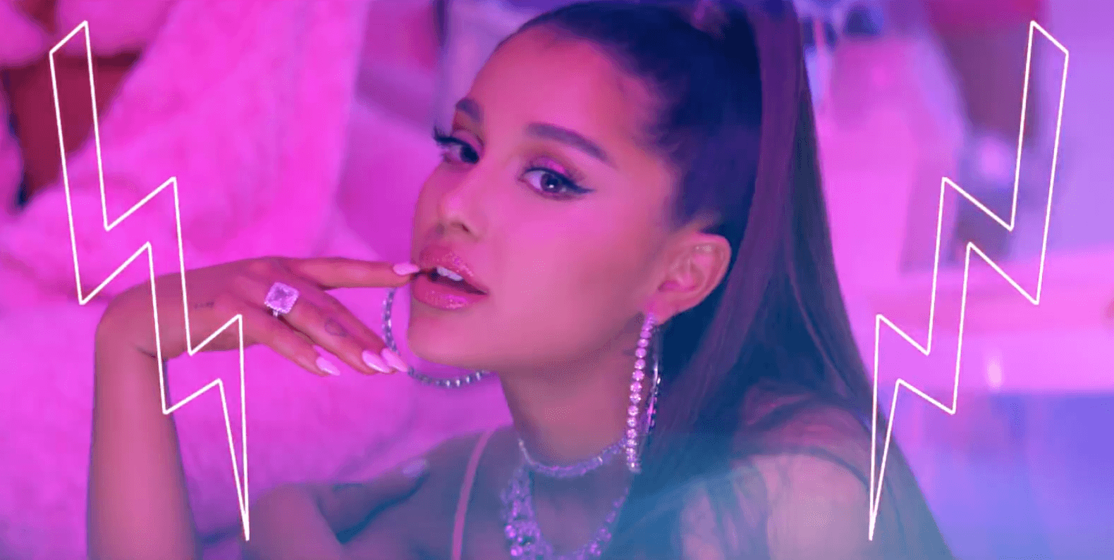 Ariana Grande aparentemente está en una nueva relación amorosa