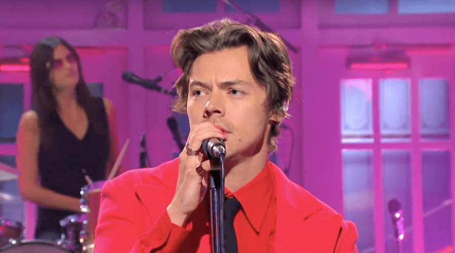 Harry Styles fue visto en la playa divirtiéndose con muchas modelos y sandías