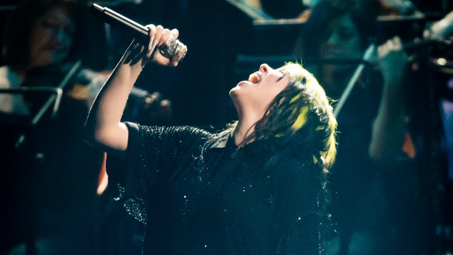 Billie Eilish sorprende al mundo y calla a los haters con una increíble presentación en vivo