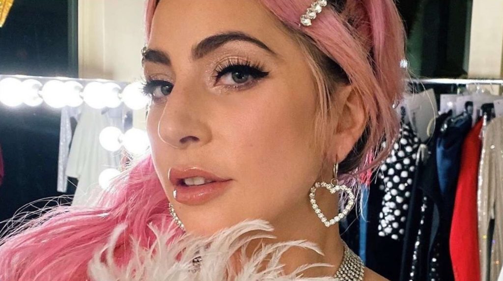 Lady Gaga le pide matrimonio a Lady Gaga este San Valentín 'yo misma me dije acepto'