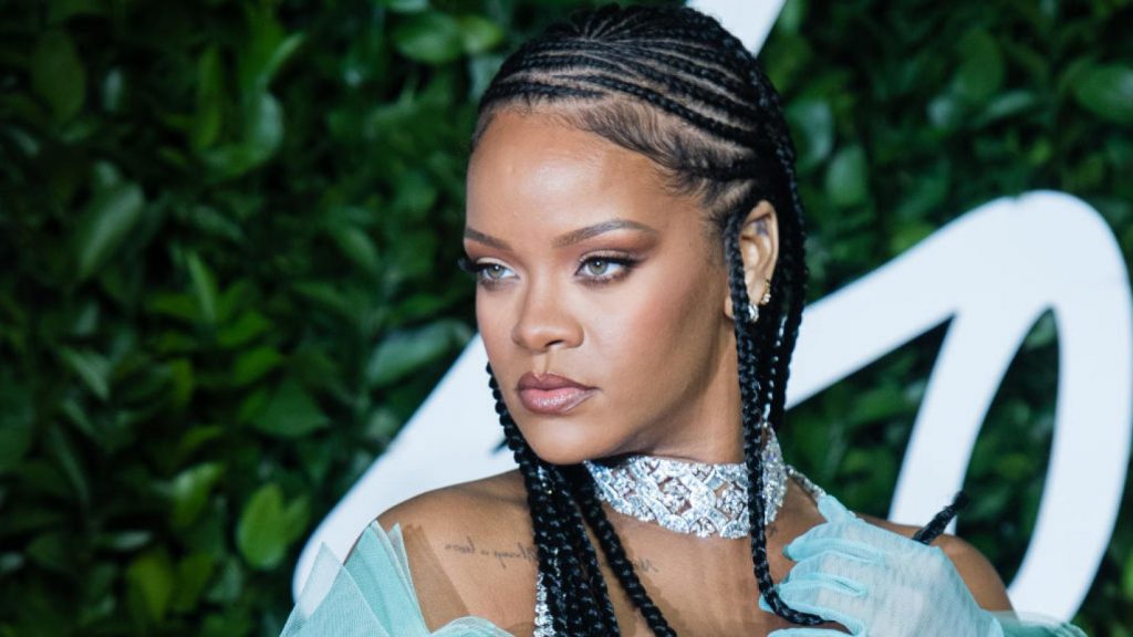 Rihanna está cansada de que sus fans la presionen para estrenar nuevo álbum