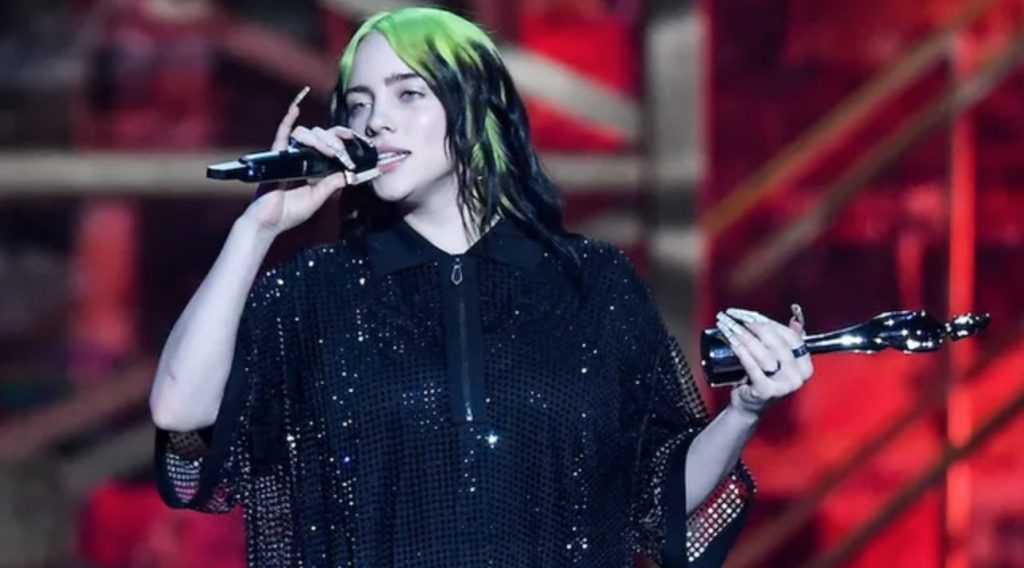 Billie Eilish lloró en los Brit Awards y admitió sentirse muy odiada