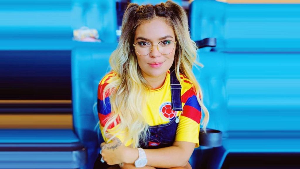 ¿Cancelada? Karol G es destruida en la internet por supuesto Tweet atacando la comunidad LGBT