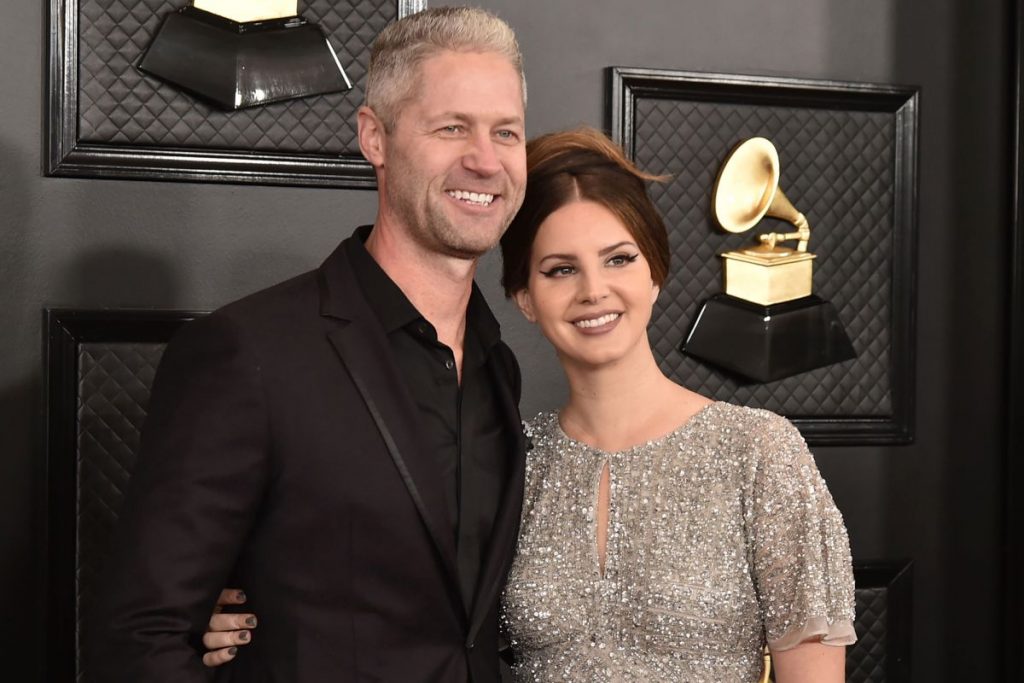 Lana Del Rey ha terminado su relación sentimental con el oficial de policia Sean Larking