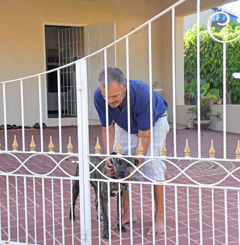 Rihanna envió a su padre un respirador tras enterarse de que tenía Coronavirus