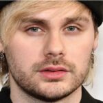 Michael Clifford de 5SOS enfrenta acusaciones de tocar inapropiadamente a una fan