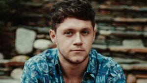 Hiall Horan se emborracha y se cae, su tobillo quedó lastimado una vez mas