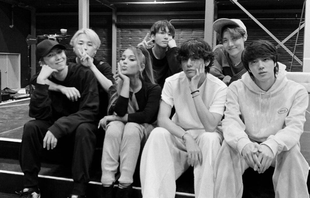Ariana Grande y BTS podrían estar colaborando en una canción muy pronto