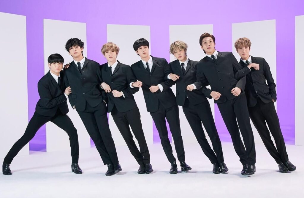 Hater de BTS es multado en un tribunal por comentarios de odio y tendrá que pagar millones