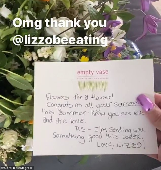 Lizzo felicita a Cardi B por divorciarse del infiel de Offset y le envía flores