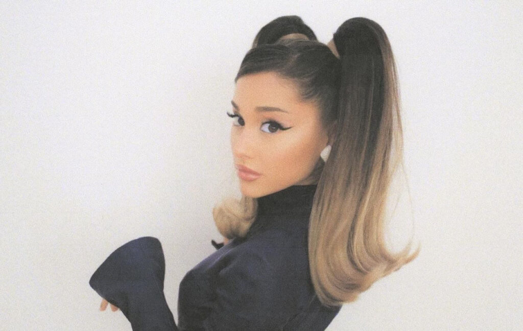 Ariana Grande anuncia nuevo álbum de estudio para este mes