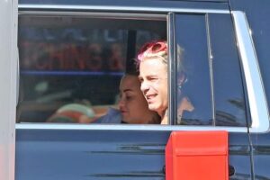 Demi Lovato estaría saliendo con el rapero Mood Sun luego de haberseles visto besándose Demi Lovato estaría saliendo con el rapero Mood Sun luego de haberseles visto besándose