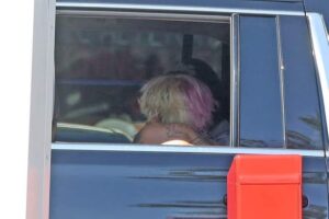 Demi Lovato estaría saliendo con el rapero Mood Sun luego de haberseles visto besándose Demi Lovato estaría saliendo con el rapero Mood Sun luego de haberseles visto besándose