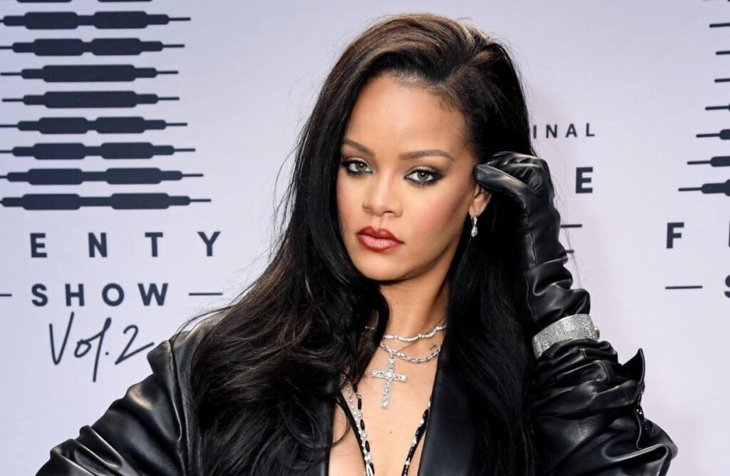 Rihanna es amenazada de muerte por usar textos sagrados islámicos en Savage X Fenty