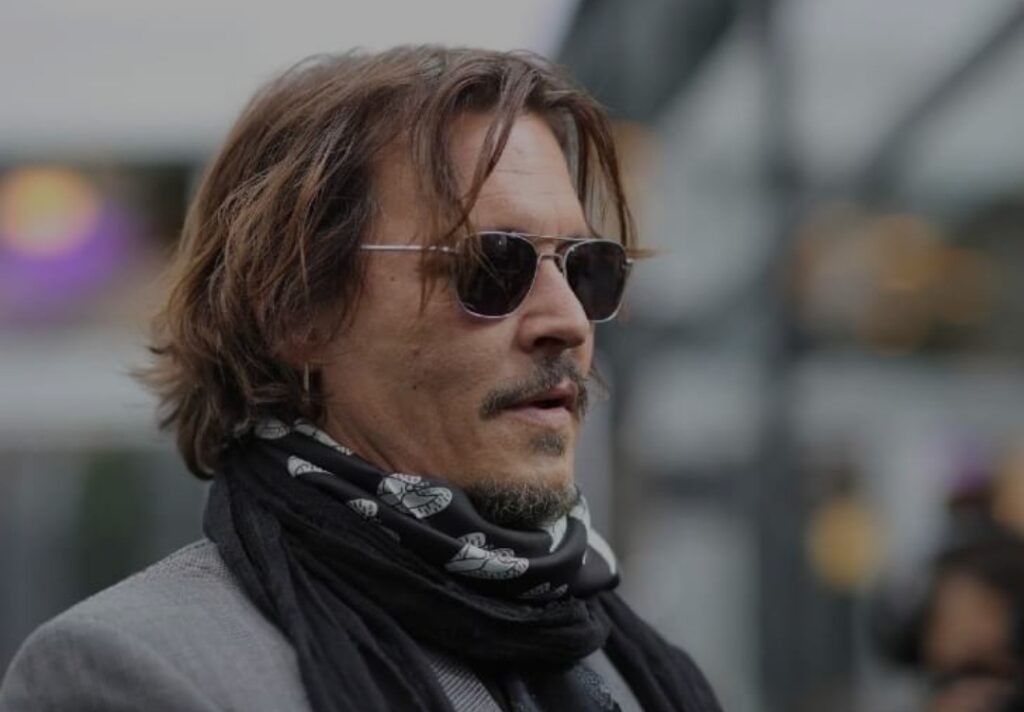 Justicia Británica anula apelación de Johnny Deep y seguirá como "Un golpeador de esposas"