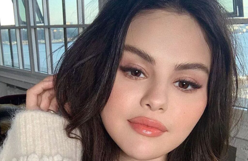 Se burlan de Selena Gomez y su trasplante de riñón en la serie 'Saved By the Bell'
