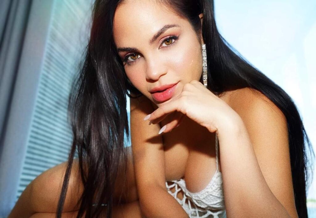 ¡POLÉMICA! Natti Natasha enseña todo su cuerpo en candentes fotos y sus seguidores colapsan