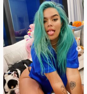 Karol G muestra los melones que se devora Anuel AA y las redes colapsan