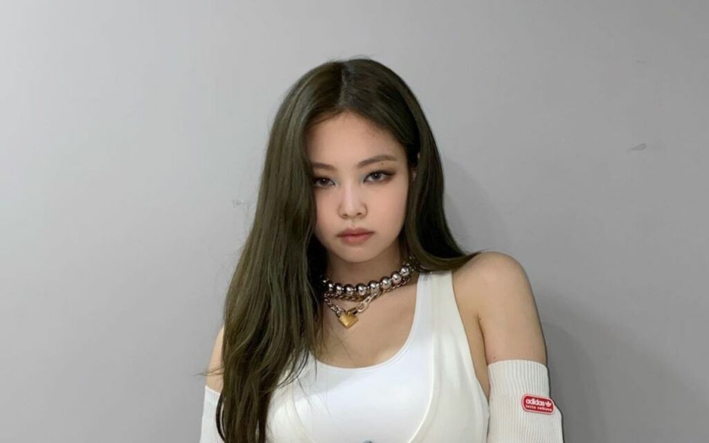 Reportero bajo fuego luego de criticar a Jennie de BLACKPINK por estar 'pasada de peso'