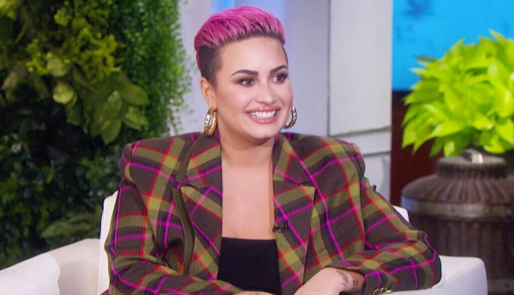 Demi Lovato dice que las fiestas de revelación de género son 'transfóbicas'