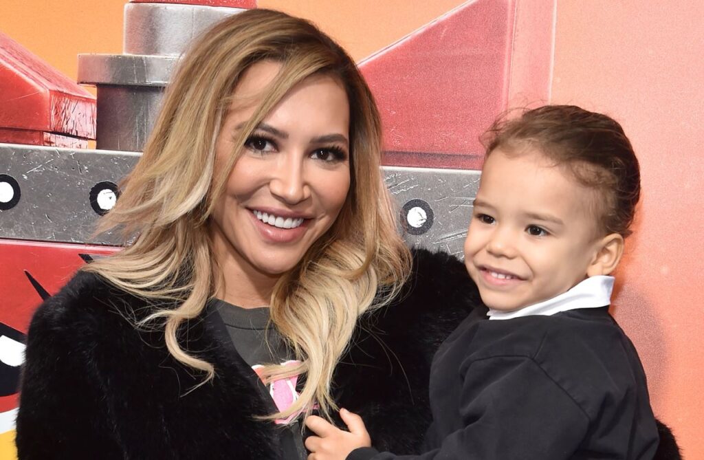 Exponen a 'Glee' y Ryan Murphy por incumplir con el hijo de Naya Rivera al no dar los fondos prometidos