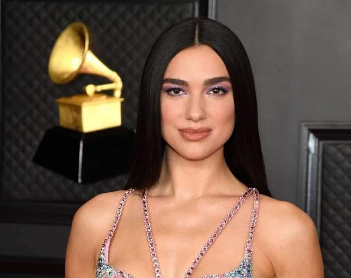 Dua Lipa estaría haciendo su debut en el cine junto a Chris Evans con MARVEL