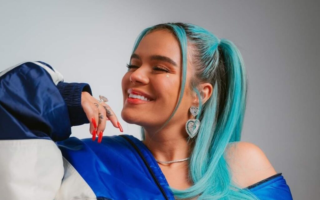 Polémica con Karol G por decir en nuevo tema que Anuel AA "Lo tiene chiquito"