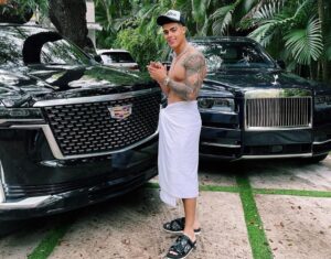 Cantante latino Lunay enciende las redes sociales por candentes fotografías íntimas Cantante latino Lunay enciende las redes sociales por candentes fotografías íntimas