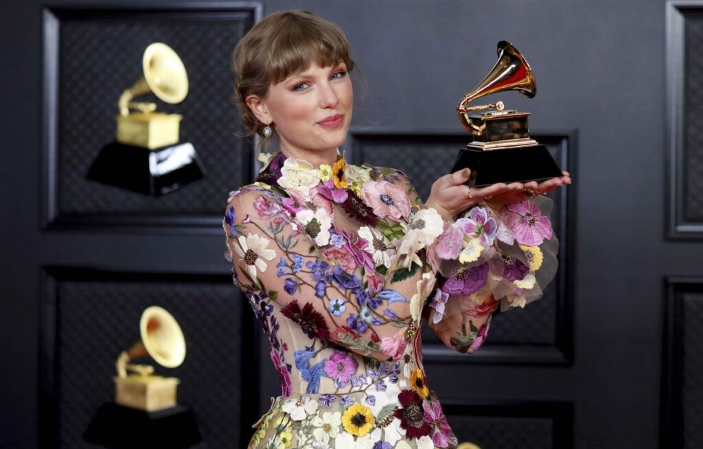 Descubra cuantos millones ha ganado Taylor Swift en los últimos 10 años según Forbes