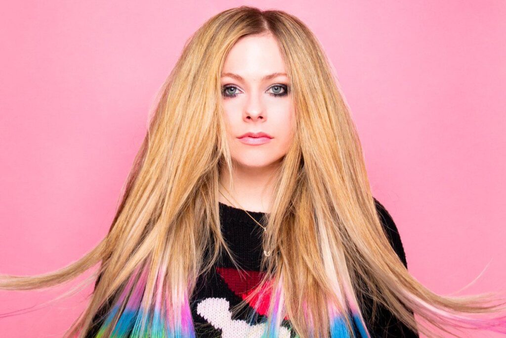Avril Lavigne emociona a sus fans tras revelar mas detalles sobre su próximo éxito