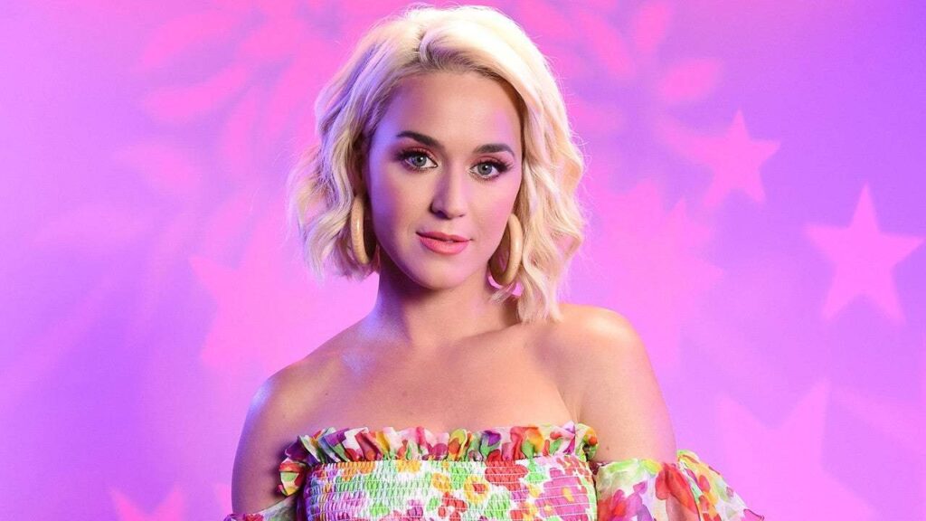 Katy Perry confiesa que prefiere abrazar a su hija que afeitarse las piernas